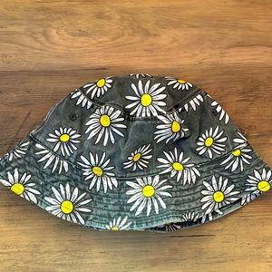 Gray Sunflower Bucket Hat